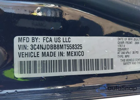 2021 Jeep Compass Latitude 4X4 z USA, uszkodzony, nr VIN 3C4NJDBB8MT558325